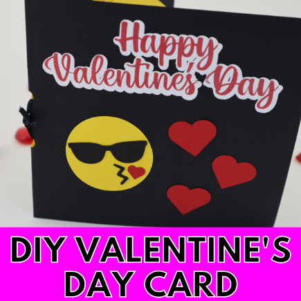 Cricut Valentines Day Cards, Diy Valentines Day Card, Valentines Day Card Making Ideas, Emoji Valentines Day Card, Valentine Diy Crafts